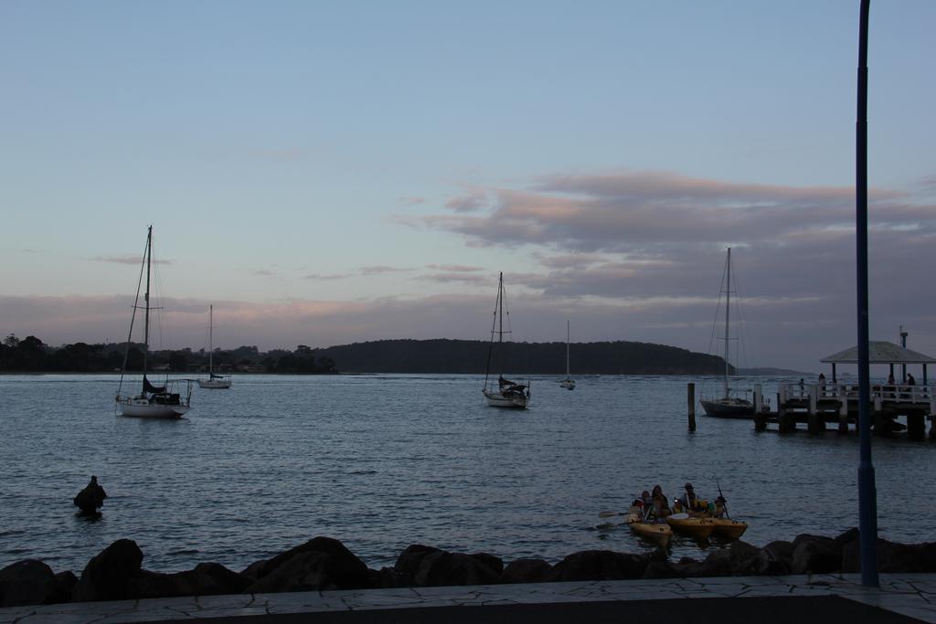 Zorba Waterfront Motel Batemans Bay Exterior photo