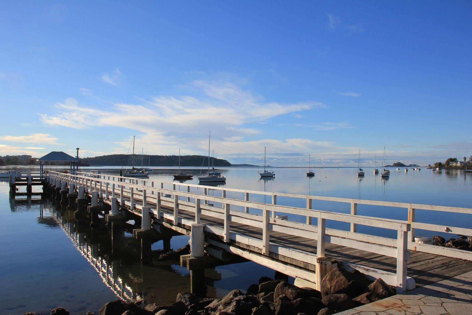 Zorba Waterfront Motel Batemans Bay Exterior photo