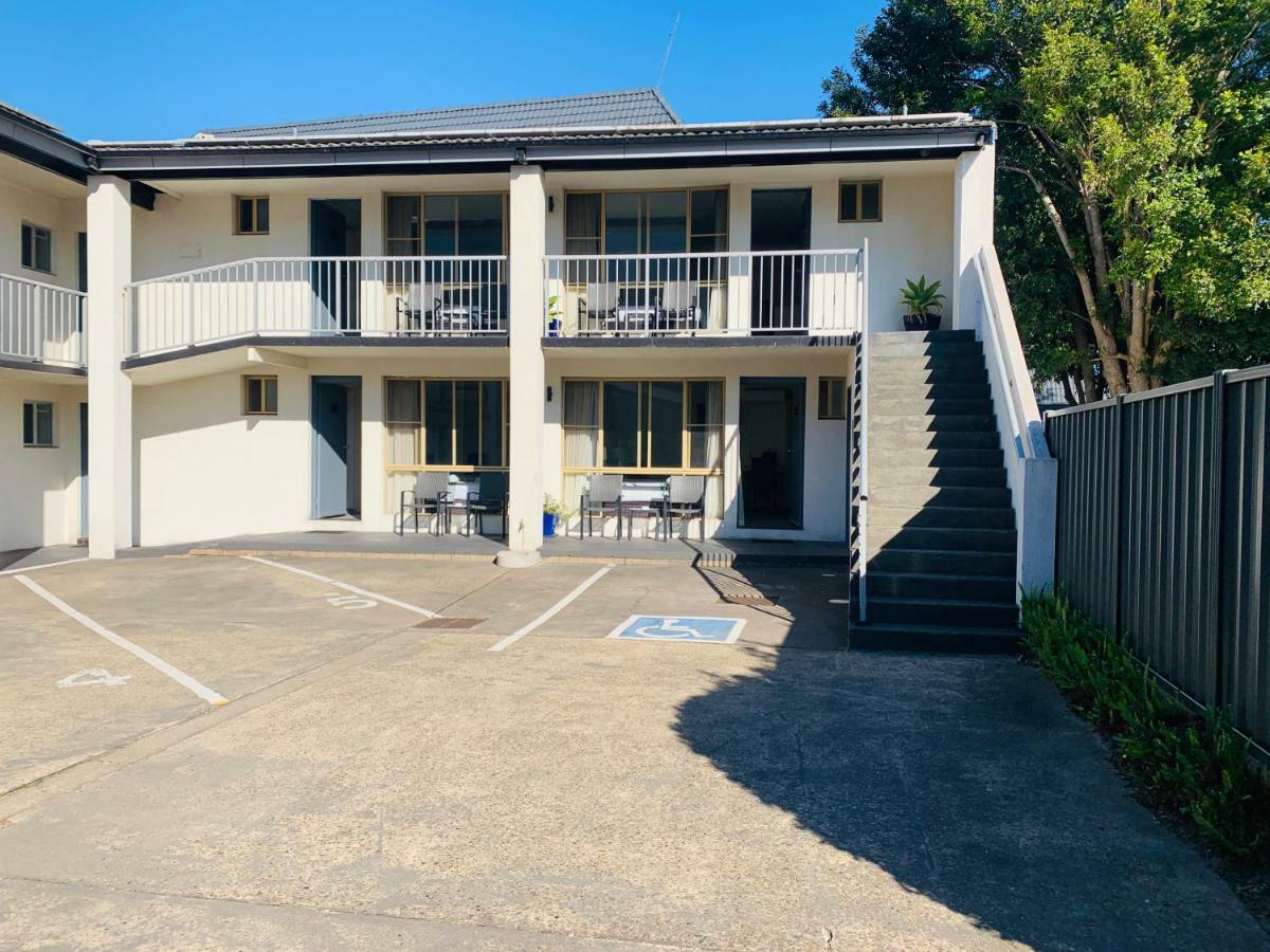 Zorba Waterfront Motel Batemans Bay Exterior photo